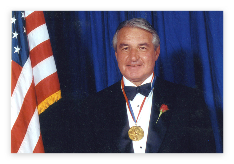 Pete Nicholas receiving the Ellis Island Medal of Honor