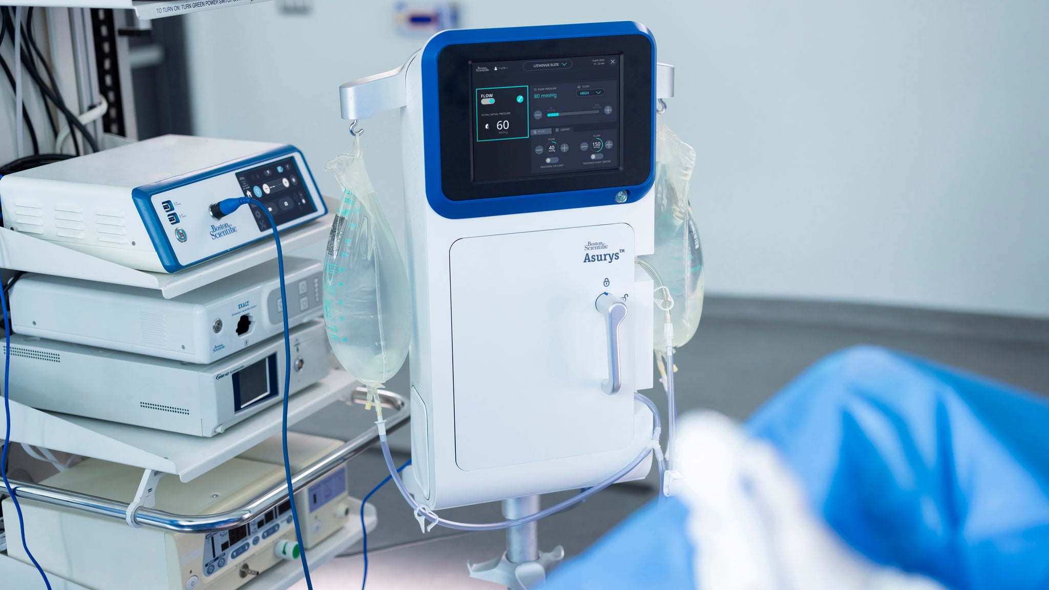 picture of asurys fluid management console in the OR