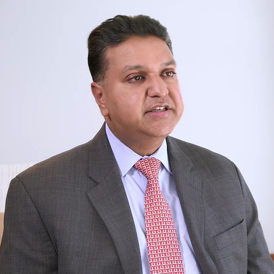 Ouça o Investigador Primário, o Dr. Suneet Mittal, descrever os resultados do Estudo NAVIGATE X4