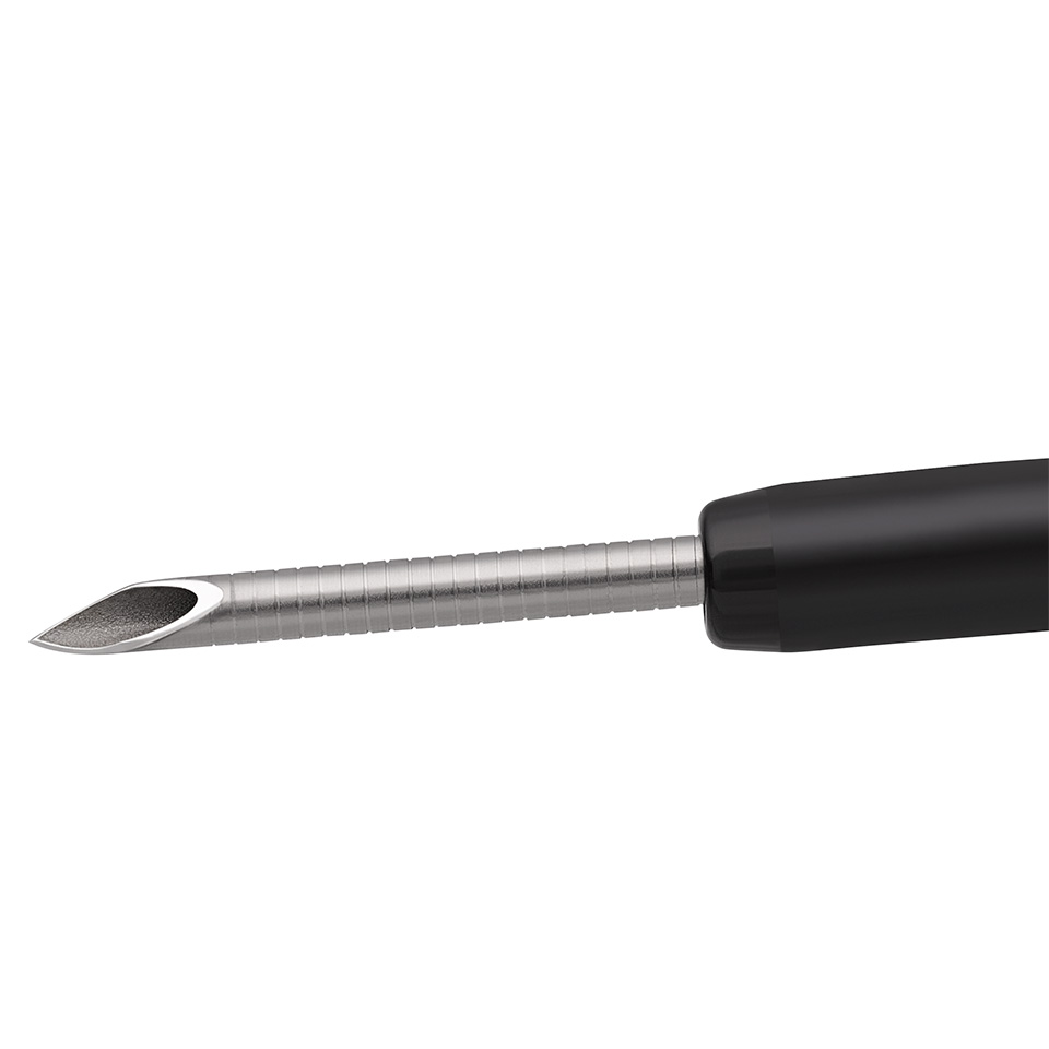 Sharp needle grind of the Expect Needle is designed to aid in precise targeting and sampling.