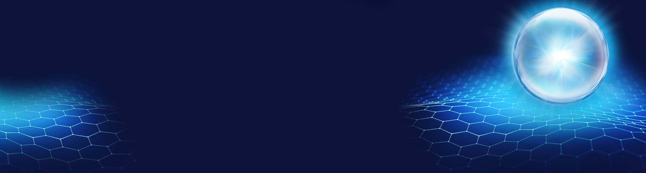 Microesfera de vidro TheraSphere™ Y-90 brilhando contra um fundo azul.